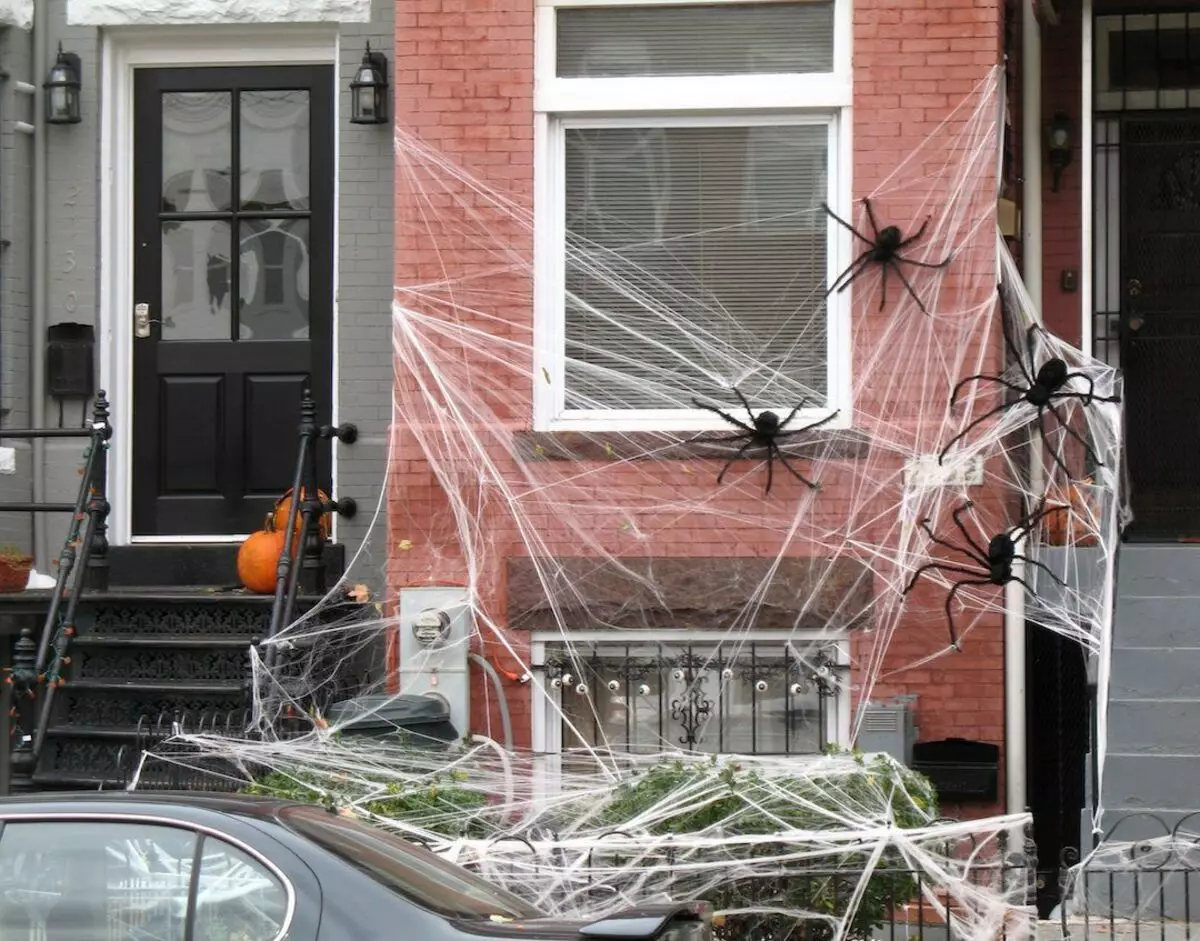 Spider newebhu paHalloween: Maitiro ekuita spider nemaoko ako pachako? Webhusaiti sarudzo kubva kuGauze uye tambo, dzimwe pfungwa 26744_3