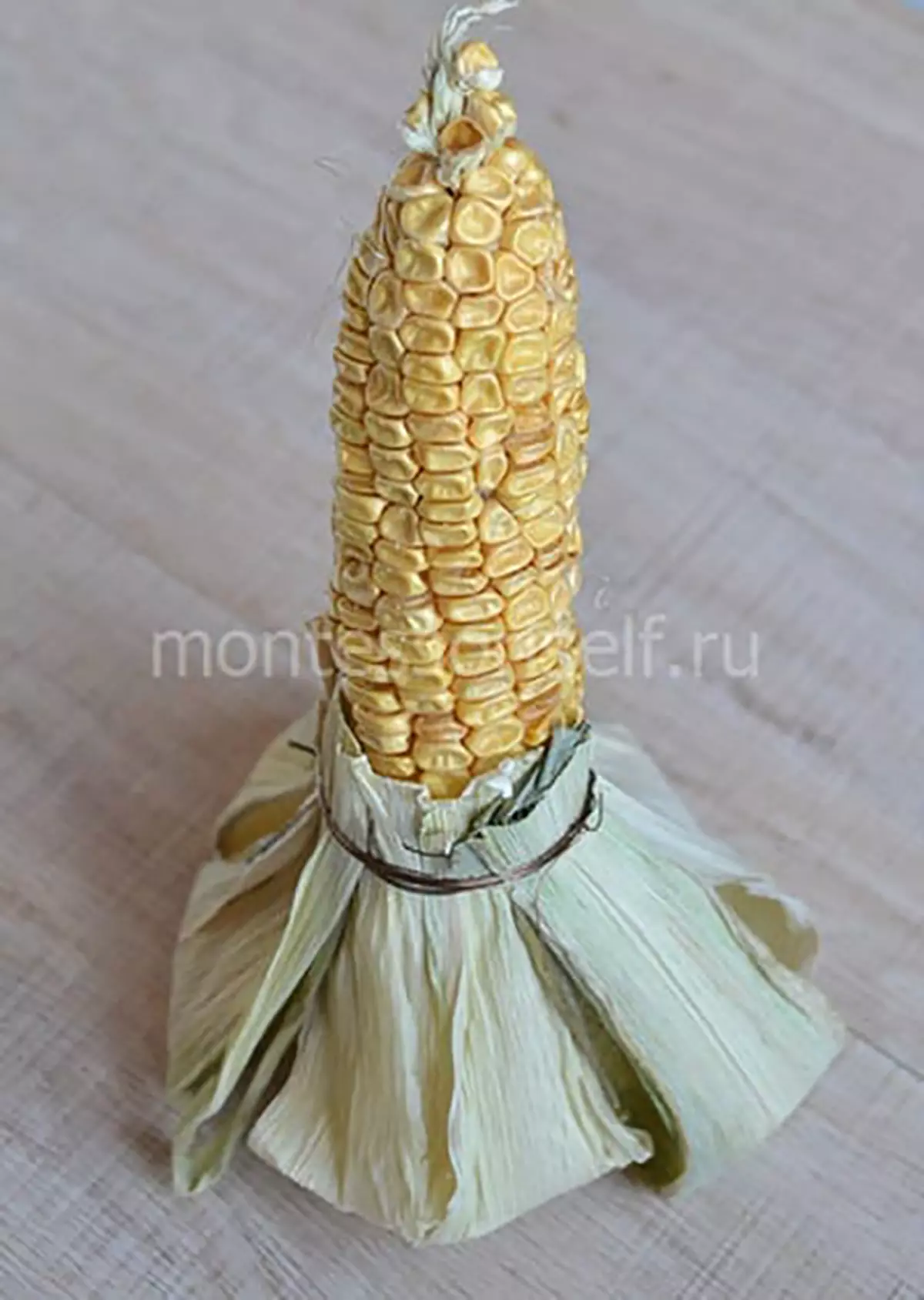 Елка из кукурузы