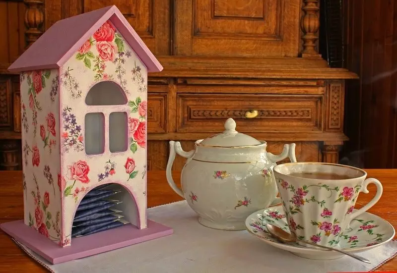 Tea namas fanera (29 nuotraukos): namas arbatos brėžiniuose su savo rankomis, šablonai ruošinių su matmenimis, apdaila 26794_23
