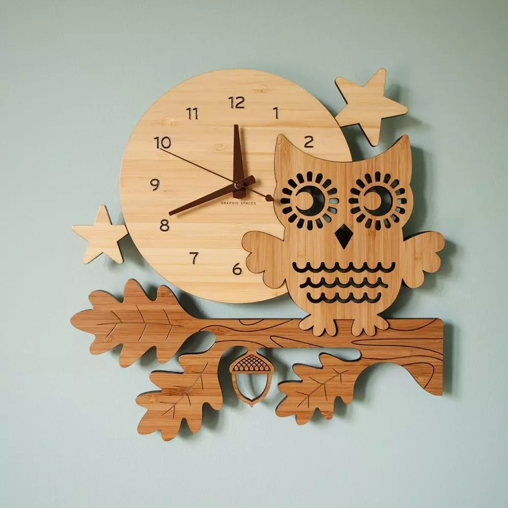 合板からの時計：壁の先生と子供たちがクマの形で他のモデルの形で。ジグソーパズルの図面に従ってあなた自身の手を作る方法は？ 26797_3
