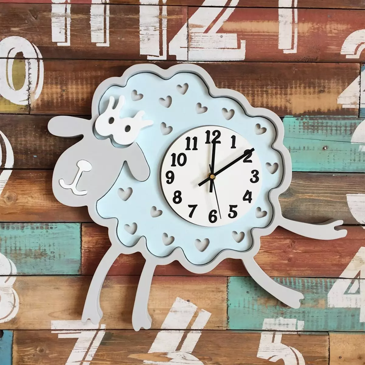合板からの時計：壁の先生と子供たちがクマの形で他のモデルの形で。ジグソーパズルの図面に従ってあなた自身の手を作る方法は？ 26797_9