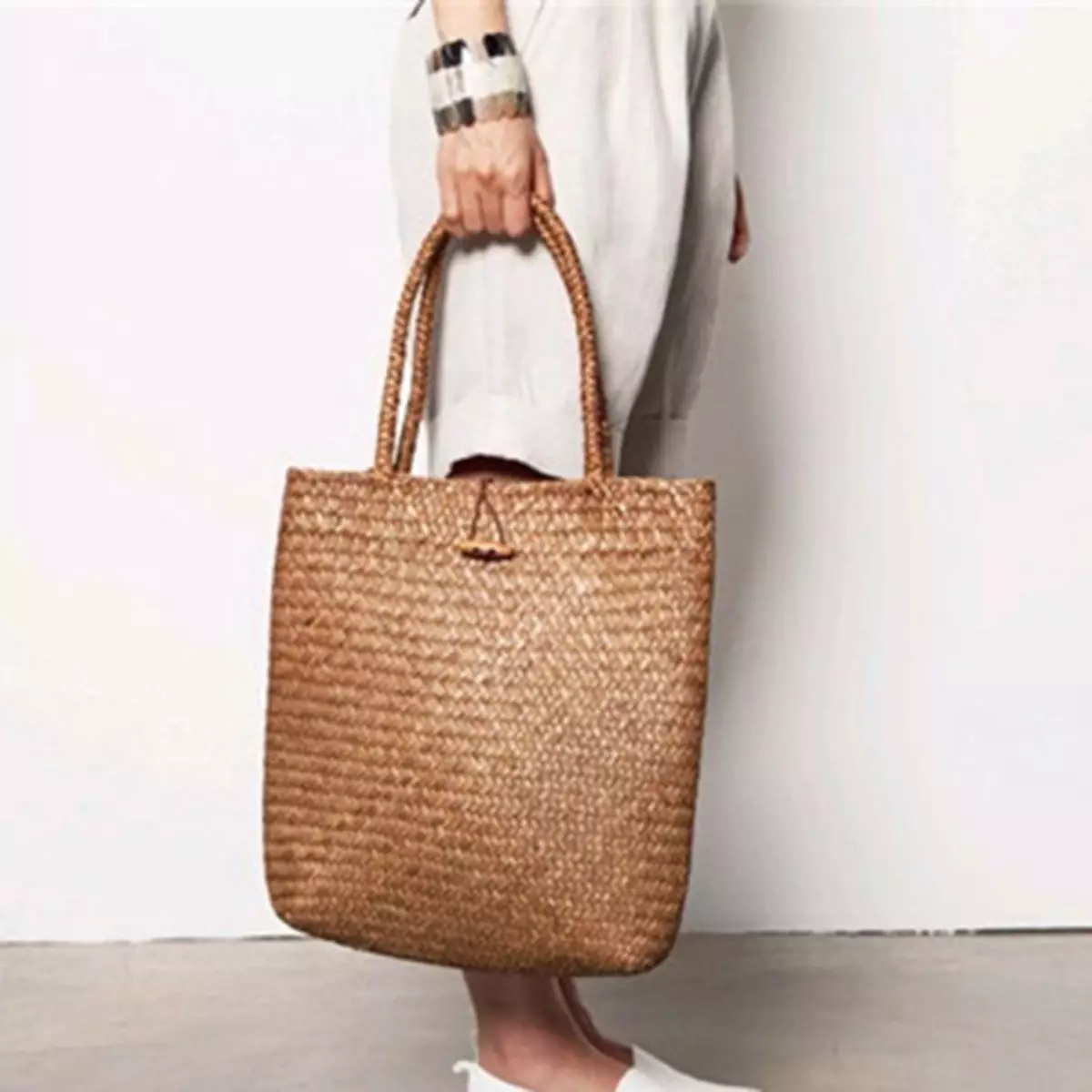 Beg Wicker (74 Foto): Model dalam bentuk Bakul Wicker 2679_58