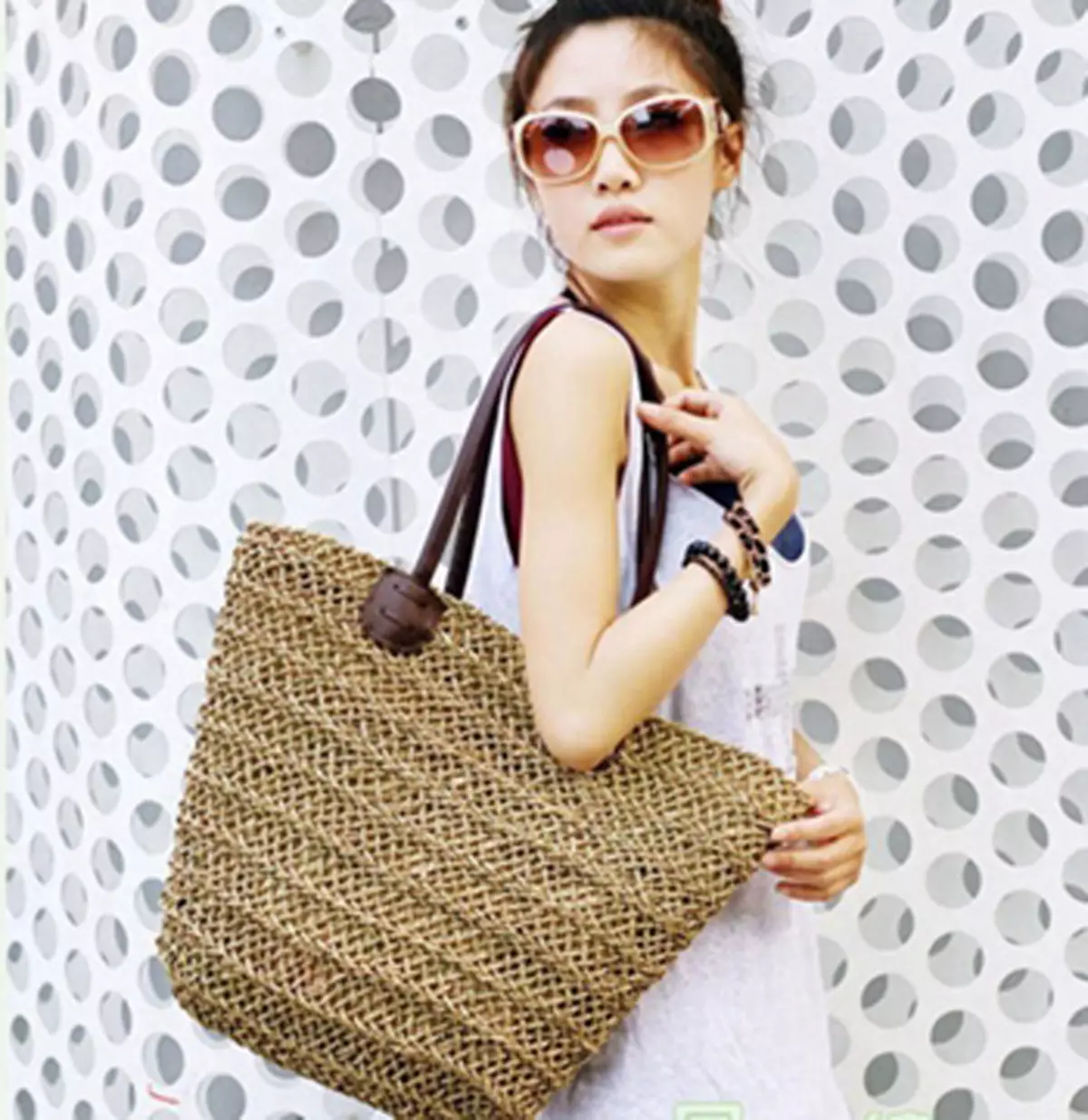 Beg Wicker (74 Foto): Model dalam bentuk Bakul Wicker 2679_67