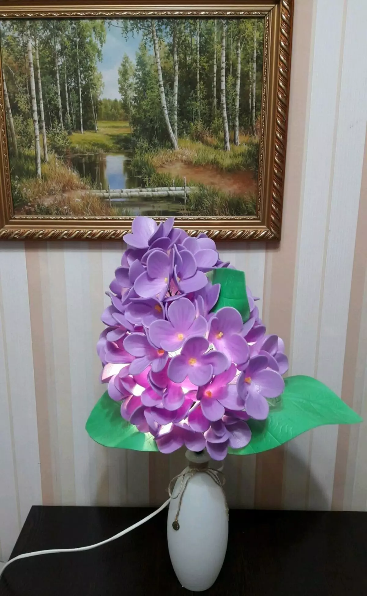 Izolonlampe (52 Fotos): Die Meisterklasse des Blumenstraußes an der Decke mit eigenen Händen, Nachtlicht in der Form eines Einhorns, Tulpe, Körben mit Iris und anderen Optionen 26802_34