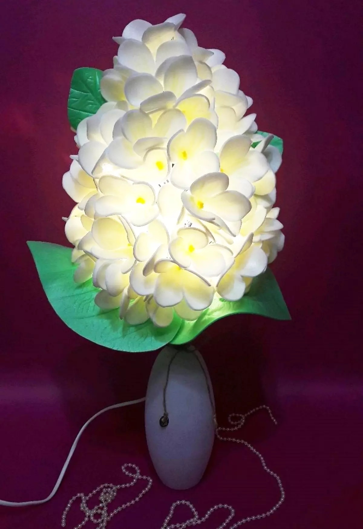 Izolone lamp (52 fotot): kapten klassi bouquet laes oma kätega, voodikoha valgus kujul Unicorn, Tulip, korvid Iris ja muud võimalused 26802_35