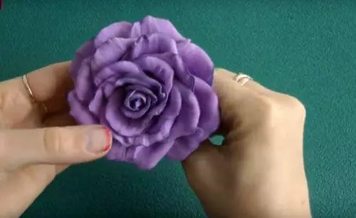 Lilled Foamyran (103 fotot): Meistriklass tegemise oma kätega malle. Kuidas teha käsitsi kimbud samm-sammult? 26831_44
