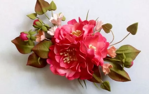 ດອກໄມ້ຈາກ Foamyran (103 ຮູບ): ຫ້ອງຮຽນແມ່ບົດສໍາລັບການເຮັດດ້ວຍມືຂອງທ່ານເອງໃນແມ່ແບບ. ວິທີການເຮັດ bouquets handmade ຂັ້ນຕອນໂດຍຂັ້ນຕອນ? 26831_6