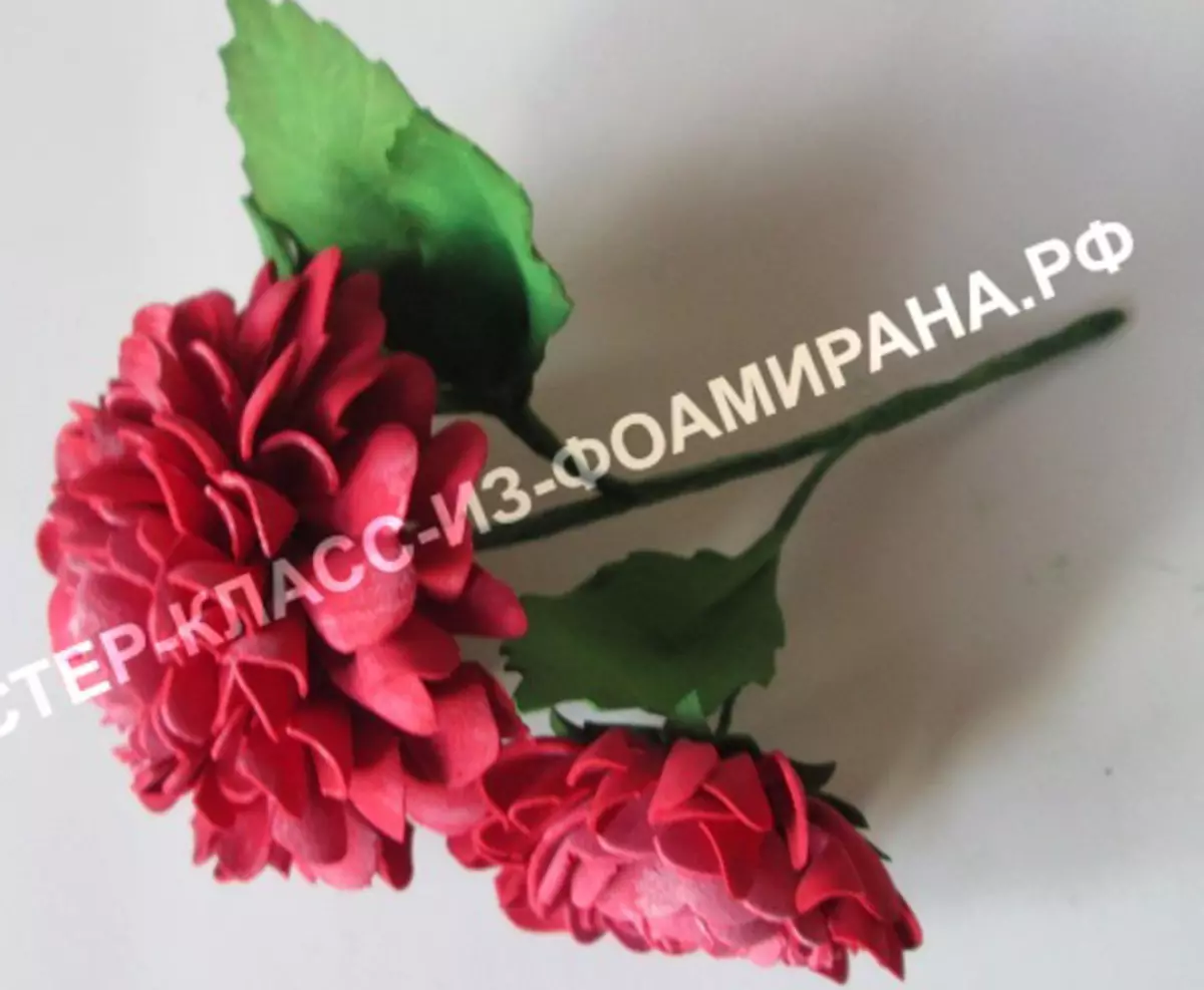 ດອກໄມ້ຈາກ Foamyran (103 ຮູບ): ຫ້ອງຮຽນແມ່ບົດສໍາລັບການເຮັດດ້ວຍມືຂອງທ່ານເອງໃນແມ່ແບບ. ວິທີການເຮັດ bouquets handmade ຂັ້ນຕອນໂດຍຂັ້ນຕອນ? 26831_71