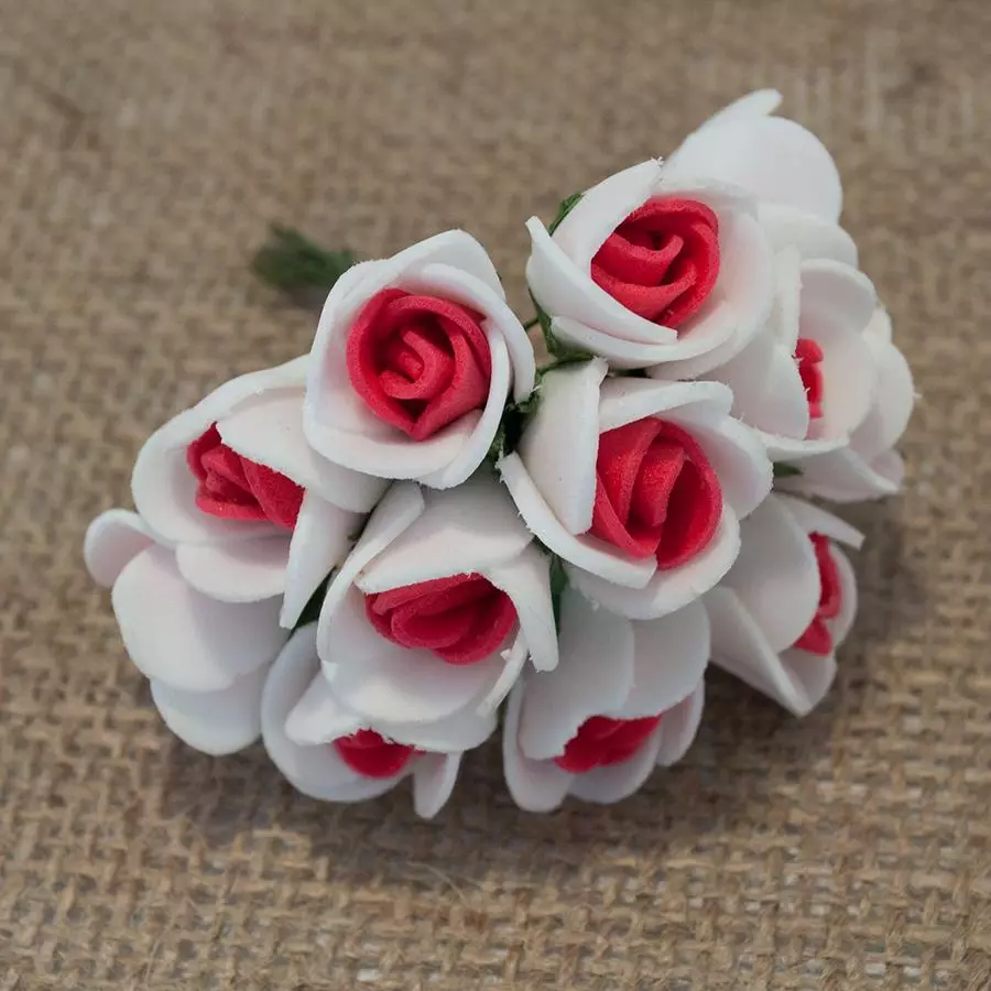 Små roser fra Foamiran: Sådan gør du dem i skabeloner fra cirklerne? Trin-for-trin master klasse på at skabe roser med egne hænder. Smukke værker af blomster fra Foamyran 26834_25