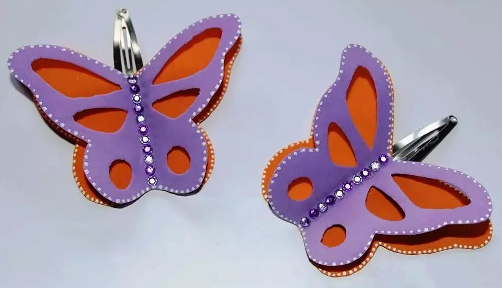 Fjärilar från Foamiran (32 foton): Mallar gör det själv och steg-för-steg-system. Hur man gör dem från den onda foamiraman på stencil? 26842_4
