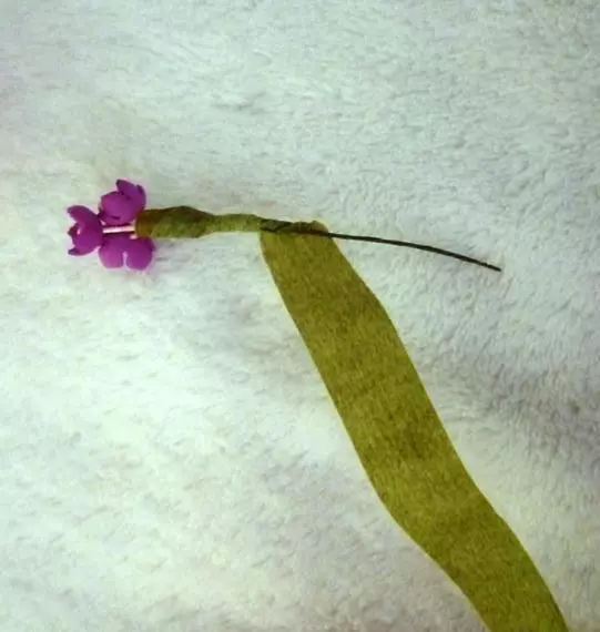 Lilac iz pene: kako da se sami napravite na korak po korak glavna klasa sa predlošcima? Proizvodnja cvijeća iz marshmallow i ostalog Phoamira 26853_17