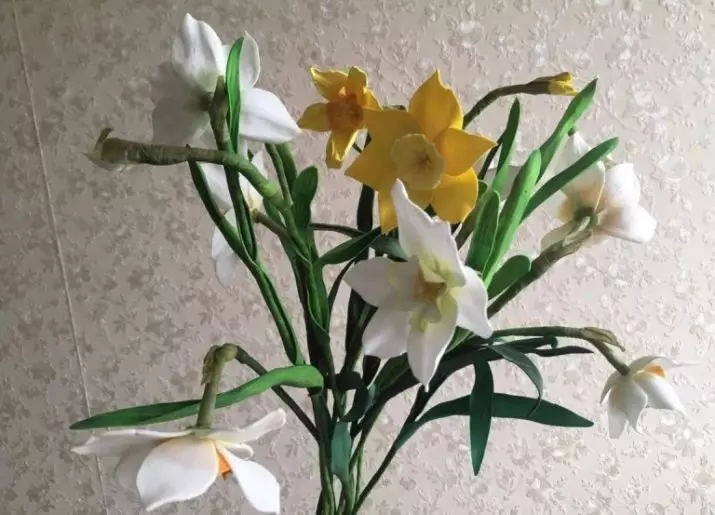 Narcissus FoamyRan: malleja ja master-luokka. Kuinka tehdä suuria ja muita kukkia omalla kädet askel askeleelta? 26861_35