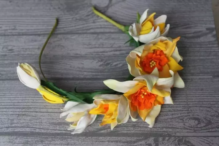 Narcissus FoamyRan: malleja ja master-luokka. Kuinka tehdä suuria ja muita kukkia omalla kädet askel askeleelta? 26861_5