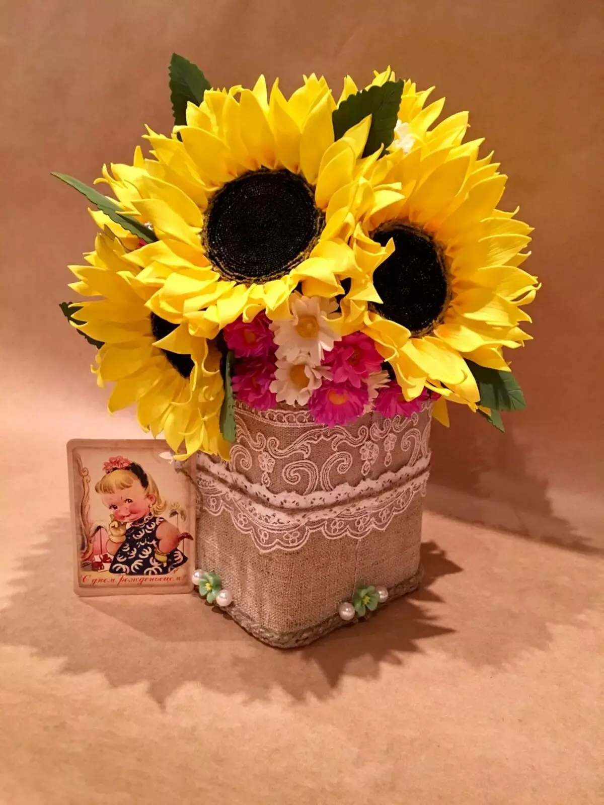 Sunflowers minn Foamyran (28 Ritratti): Nagħmlu t-tkabbir fl-idejn tiegħek, klassijiet tal-kaptan pass pass, mudelli u mudelli 26862_5