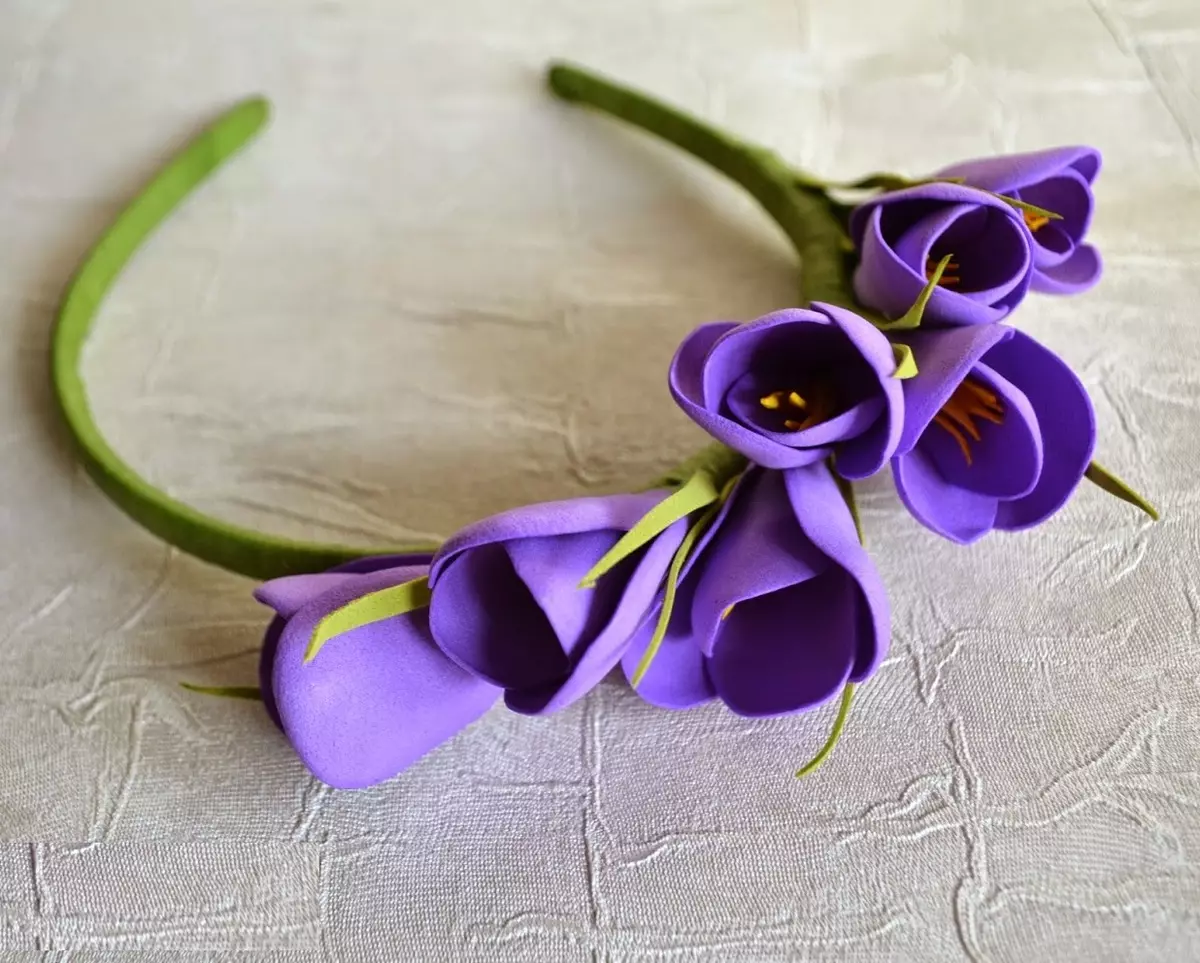 Фиолетовые цветы из фоамирана