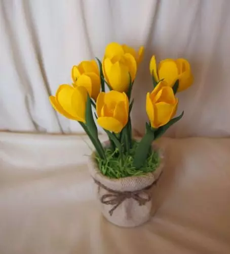 Foamiran-Krokusse (40 Fotos): Vorlagen und Master-Klassen mit einer Schritt-für-Schritt-Beschreibung. Wie kann man einen Blumenstrauß mit Blumen mit deinen eigenen Händen machen? Schema für Anfänger 26870_37