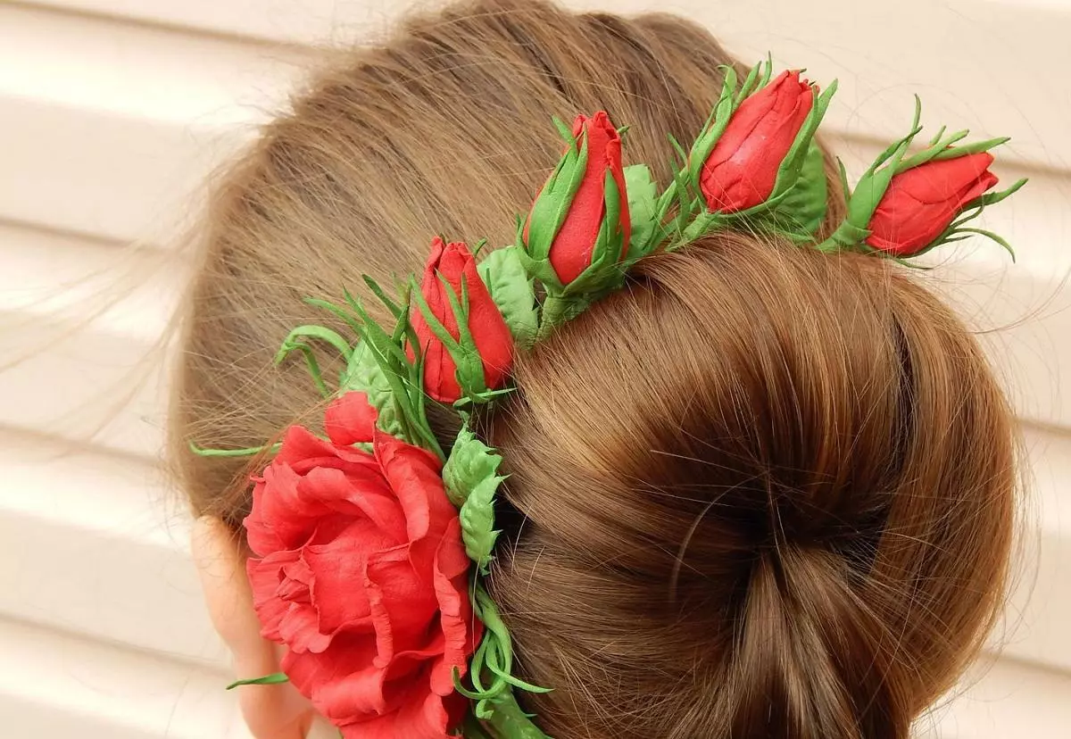 泡沫浪兰装饰：用于头发和项链，带鲜花和婚礼装饰的耳环。如何用你自己的手在主班上制作它们？ 26871_22