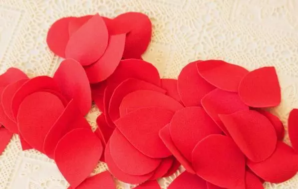 Valentine's Foamiran: Wie kann man mit deinen eigenen Händen am Valentinstag von den Bösen und anderen Phobamyran ein Herz machen? Meister Klasse 26876_21