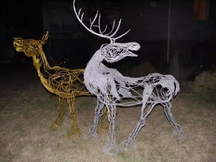 Wire deer do it yourself: a phased scheme for creating a New Year's deer with garlands. How to make a frame and sketch? 26884_40