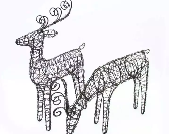 Wire deer do it yourself: a phased scheme for creating a New Year's deer with garlands. How to make a frame and sketch? 26884_46