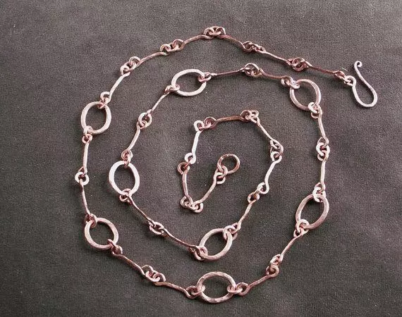 Wire chain sa imong kaugalingon nga mga kamot: paghabol sa dekorasyon sa wire sa tumbaga sa balay 26896_18