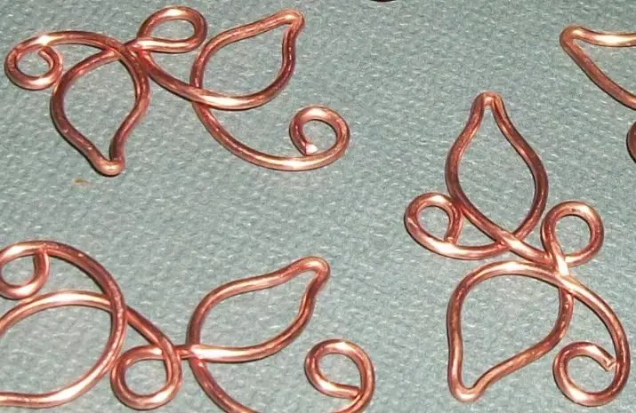 Copper drôtyné remeslá (17 fotiek): Aké produkty môžu byť vyrobené s vlastnými rukami? Schémy pre začiatočníkov 26901_5