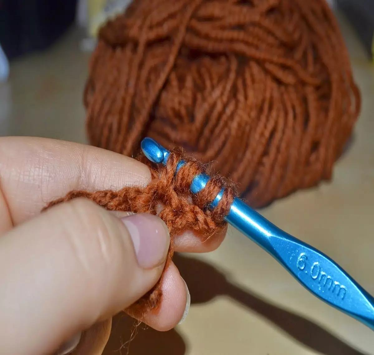Jute's tapyt mei har eigen hannen: Metoaden en skema's fan streken tapyt fan Twine Crochet en Knitting Needles. Masterklassen foar begjinners 26905_26