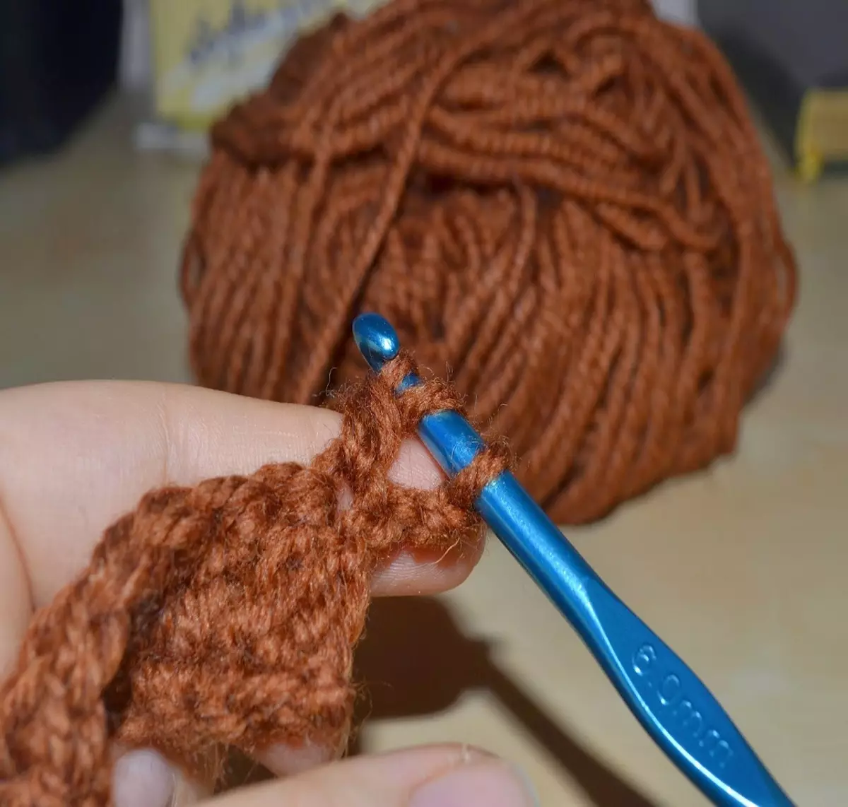 Јуте'с Тест са својим рукама: Методе и шеме плетења тепиха од кукича од коночног и плетења. Главни часови за почетнике 26905_27