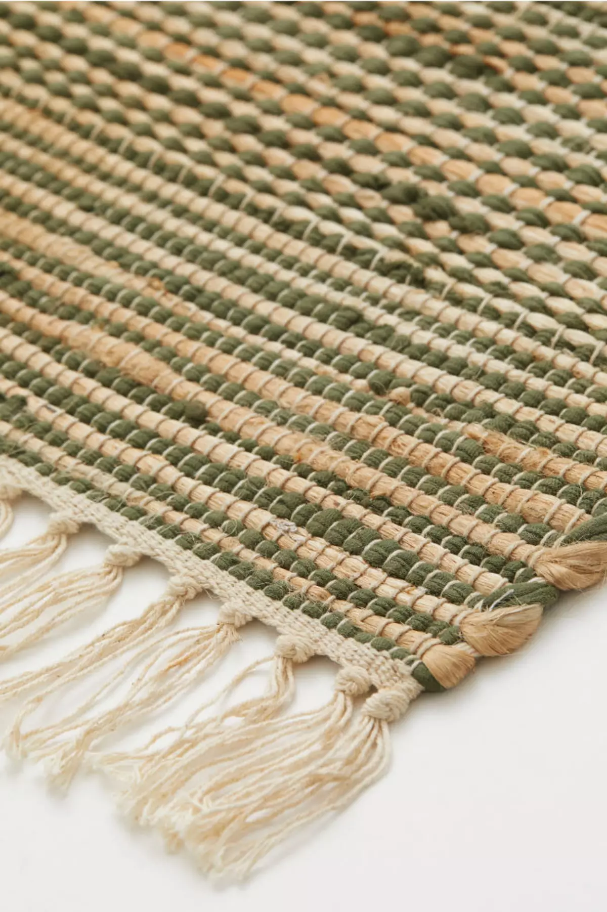 Tapis de jute avec ses propres mains: méthodes et schémas de tapis à tricoter dans des aiguilles de crochets de ficelle et de tricot. Classes de maître pour les débutants 26905_41