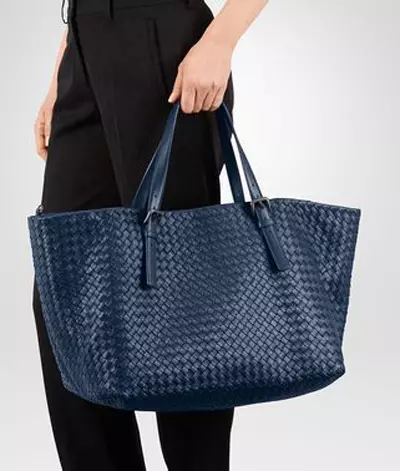 Kantong bottega veneta (65 poto): Kantong fashion awéwé, kantong kantong sareng ngalangkungan taktak 2690_23