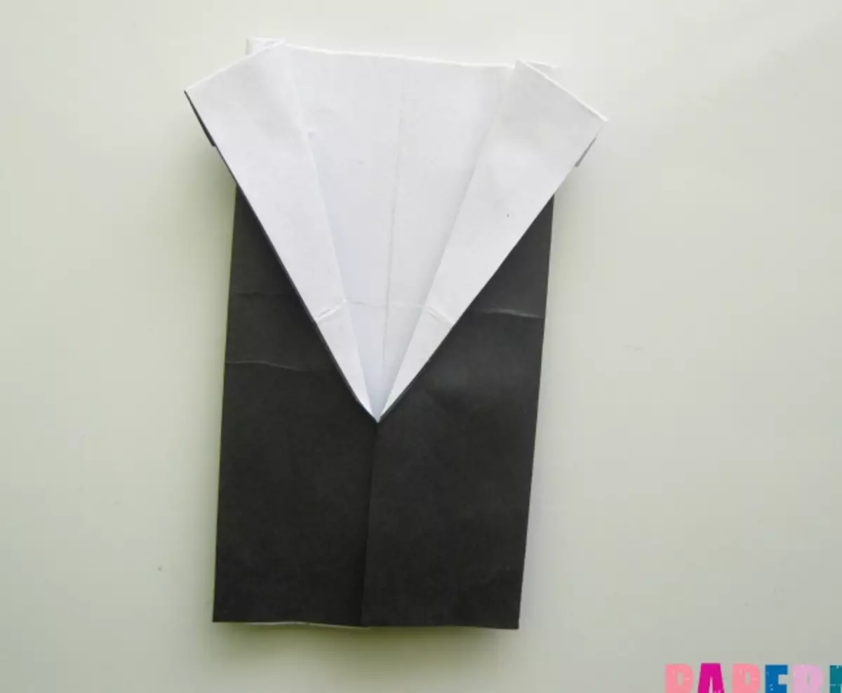 Оригами за тату: рођендански поклони од папира. Како да се пуковнице пузе у облику одела својим рукама? Направите медаљу од ћерке 26924_14