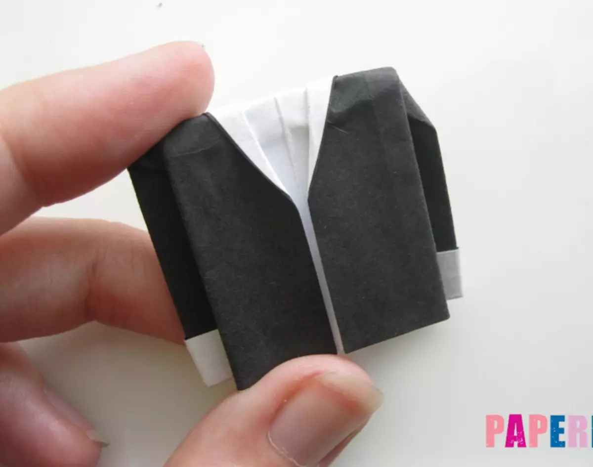 Origami za očeta: Darila za rojstni dan iz papirja. Kako narediti pajka v obliki obleke z lastnimi rokami? Naredite medaljo od hčerke 26924_15