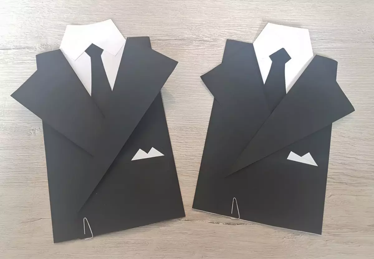 Origami for pappa: bursdagsgaver fra papir. Hvordan lage en crawler i form av en dress med egne hender? Lag en medalje fra datteren 26924_8