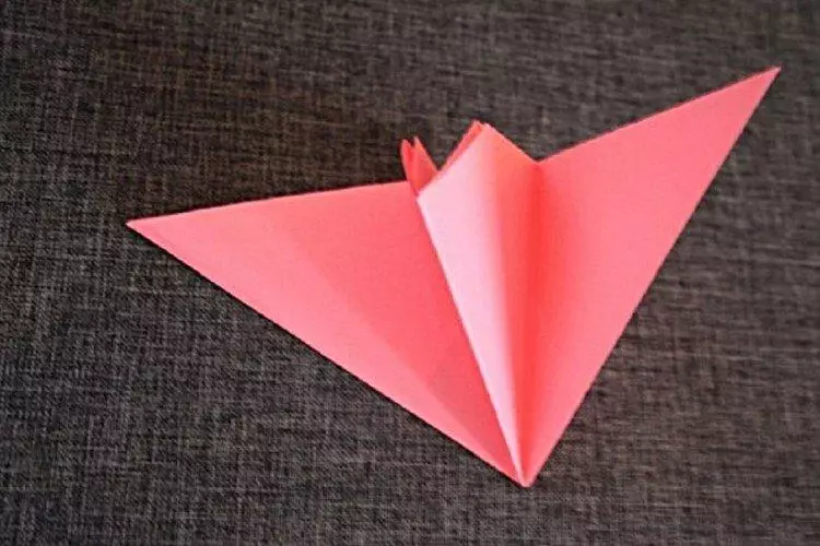 Origami dunha praza de papel: de pequenos cadrados e folla cadrada para principiantes, nenos de 2 clase e outra idade 26925_32