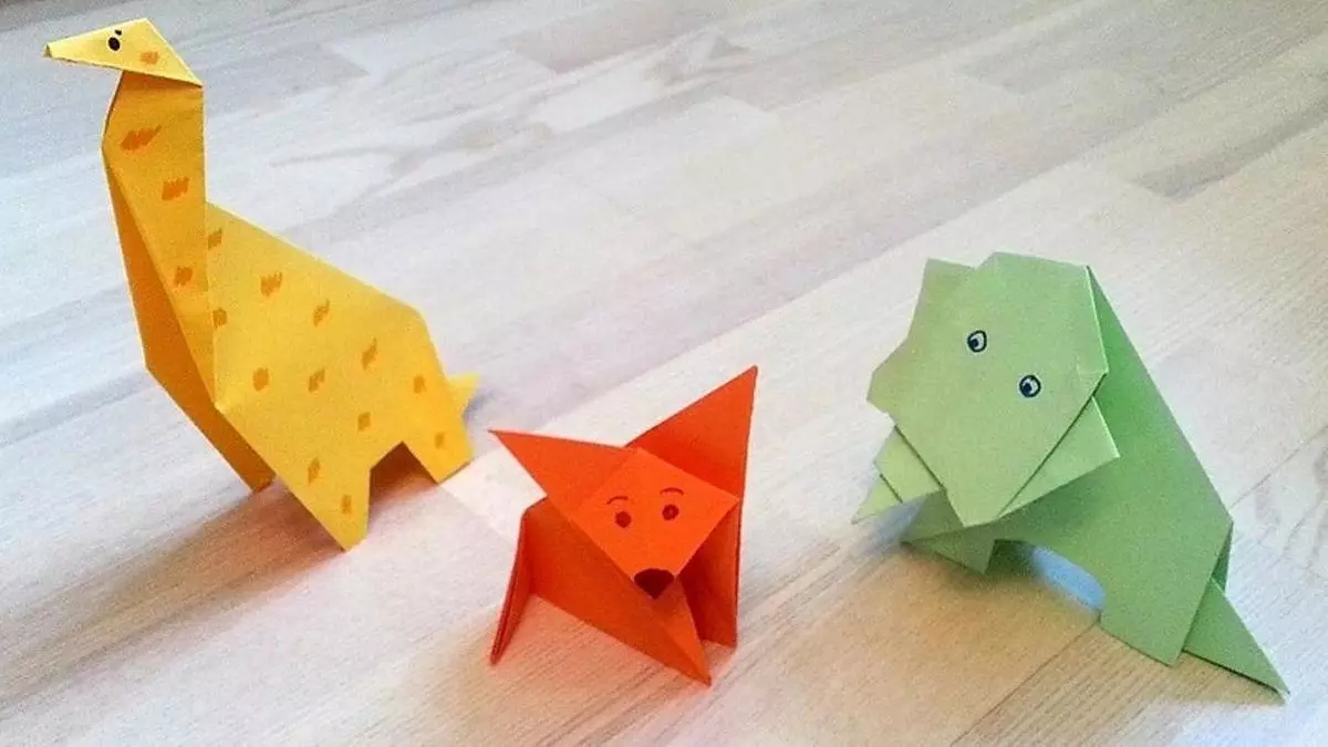 Origami dunha praza de papel: de pequenos cadrados e folla cadrada para principiantes, nenos de 2 clase e outra idade 26925_7