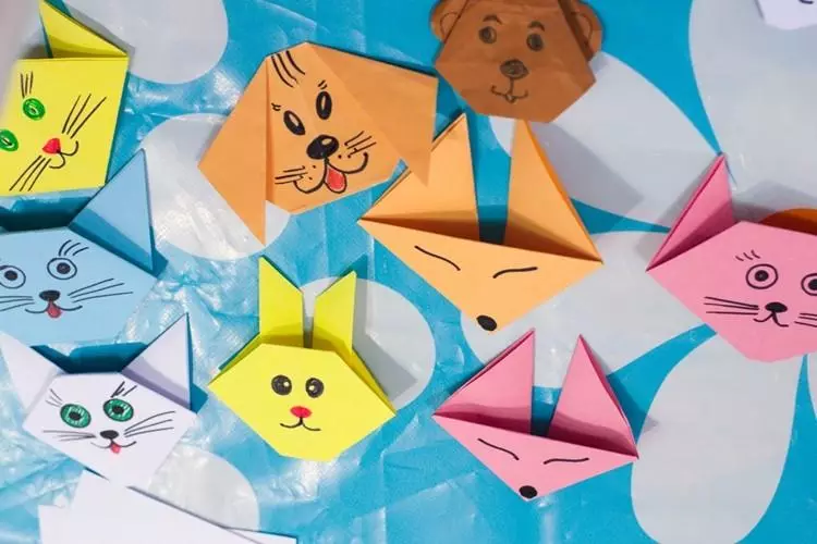 Origami dunha praza de papel: de pequenos cadrados e folla cadrada para principiantes, nenos de 2 clase e outra idade 26925_8