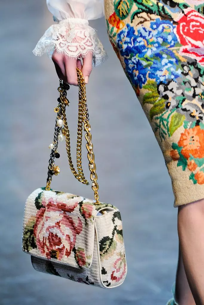 کیسه های Dolce Gabbana (79 عکس): مدل های زنان، خانم سیسیل و مونیکا 2692_7