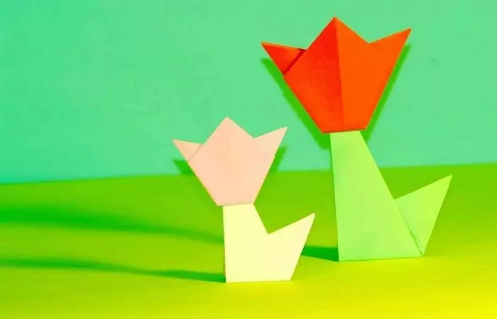 Origami նախադպրոցականների համար. Հեշտ պարզ քայլ առ քայլ սխեմաներ: Տրանսպորտ եւ մրգեր, այլ թղթե օրիգամի նախադպրոցական տարիքի երեխաների համար 26930_5