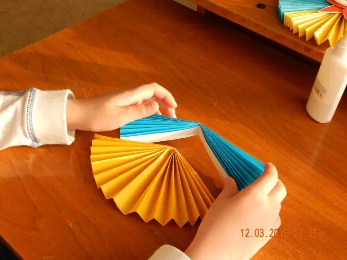 “Maslenitsa”Origami：来自儿童纸的工艺品。模块化，体积和其他折纸自己做到了 26940_14