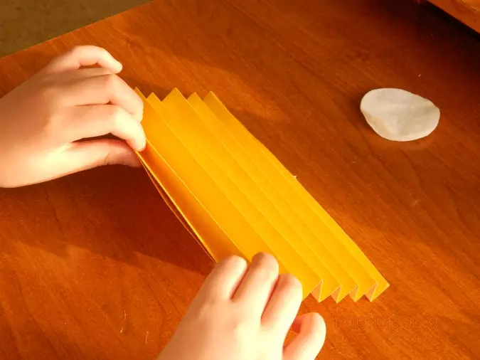 “Maslenitsa”Origami：来自儿童纸的工艺品。模块化，体积和其他折纸自己做到了 26940_5