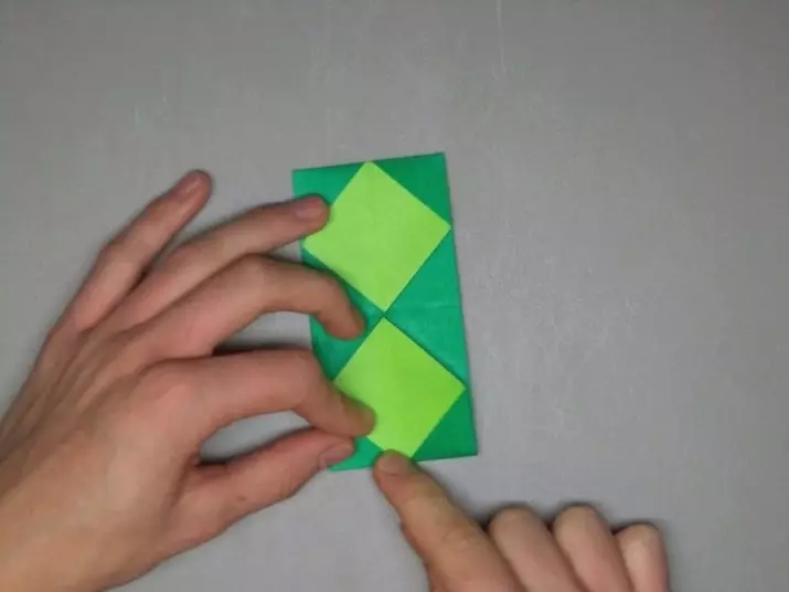 Origami «Tank» `ինչպես անել, այն թղթի երեխաների քայլ առ քայլ հրահանգներ? Թեթեւ մոդուլային բաք դիագրամ, պարզ T-34 տանկի ձեր սեփական ձեռքերով 26944_12