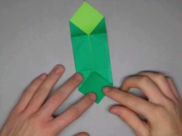 Origami «Tank» `ինչպես անել, այն թղթի երեխաների քայլ առ քայլ հրահանգներ? Թեթեւ մոդուլային բաք դիագրամ, պարզ T-34 տանկի ձեր սեփական ձեռքերով 26944_16