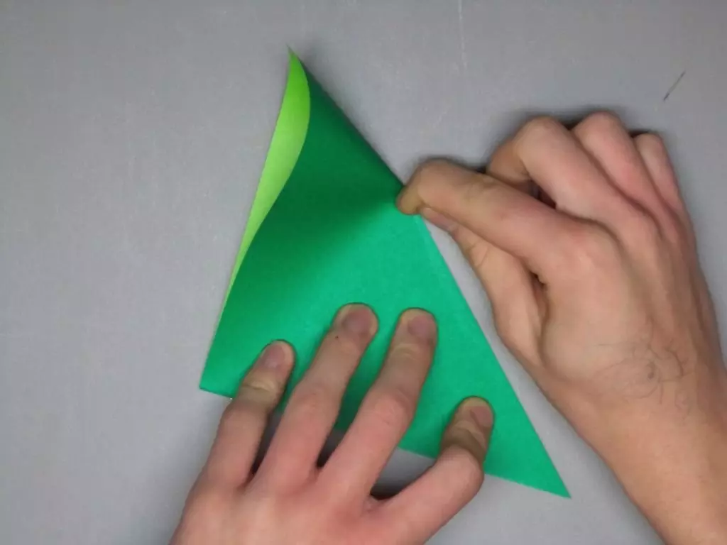Origami «Tank» `ինչպես անել, այն թղթի երեխաների քայլ առ քայլ հրահանգներ? Թեթեւ մոդուլային բաք դիագրամ, պարզ T-34 տանկի ձեր սեփական ձեռքերով 26944_7