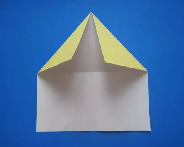 折り紙「男」：どの方式に従って簡単に子供たちと一緒に紙から人々を作るには？顔の顔のステップの説明によってステップ。全体の置物を折るする方法？ 26949_31