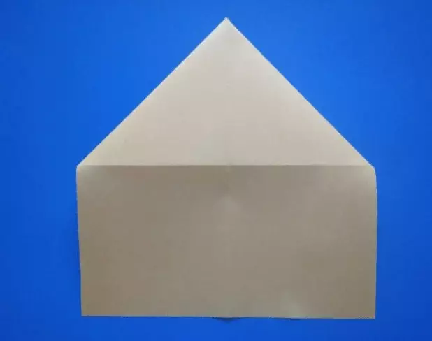 折り紙「男」：どの方式に従って簡単に子供たちと一緒に紙から人々を作るには？顔の顔のステップの説明によってステップ。全体の置物を折るする方法？ 26949_32