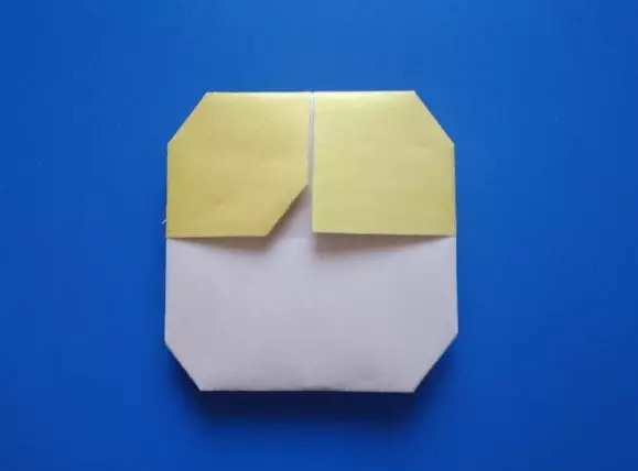 折り紙「男」：どの方式に従って簡単に子供たちと一緒に紙から人々を作るには？顔の顔のステップの説明によってステップ。全体の置物を折るする方法？ 26949_38
