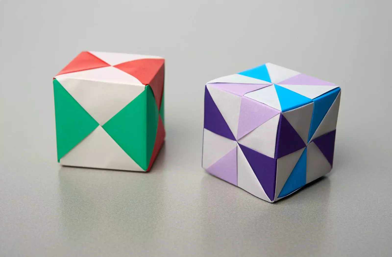 Origami (97 mafoto): Chii icho? Manhamba naKurume 8 yebhuku rekunyorera. Mhando dzeJapan Art Folding mapepa mapepa. Maitiro Ekuita Zvakasiyana Nhamba? 26950_29
