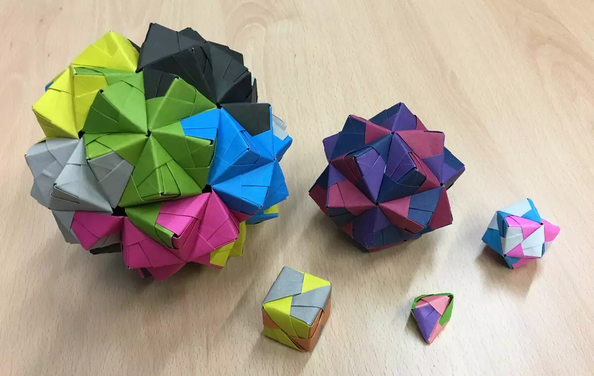 Origami (97 mafoto): Chii icho? Manhamba naKurume 8 yebhuku rekunyorera. Mhando dzeJapan Art Folding mapepa mapepa. Maitiro Ekuita Zvakasiyana Nhamba? 26950_31