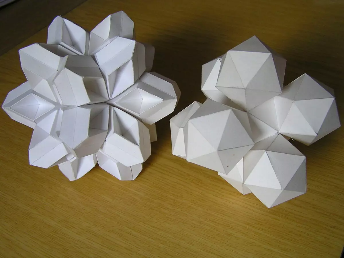 Origami (97 mafoto): Chii icho? Manhamba naKurume 8 yebhuku rekunyorera. Mhando dzeJapan Art Folding mapepa mapepa. Maitiro Ekuita Zvakasiyana Nhamba? 26950_34