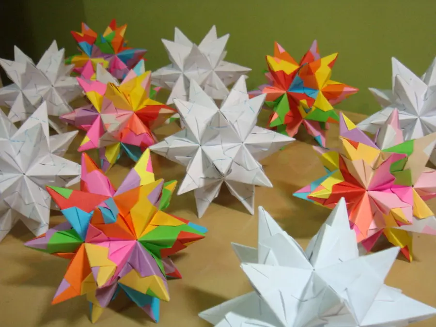 Origami (97 mafoto): Chii icho? Manhamba naKurume 8 yebhuku rekunyorera. Mhando dzeJapan Art Folding mapepa mapepa. Maitiro Ekuita Zvakasiyana Nhamba? 26950_74